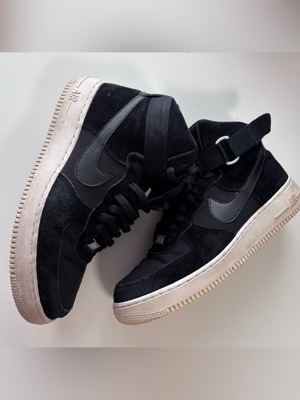 Nike Air Force 1 Black High-Top Suede Sneakers with Contrasting Midsole Size 10